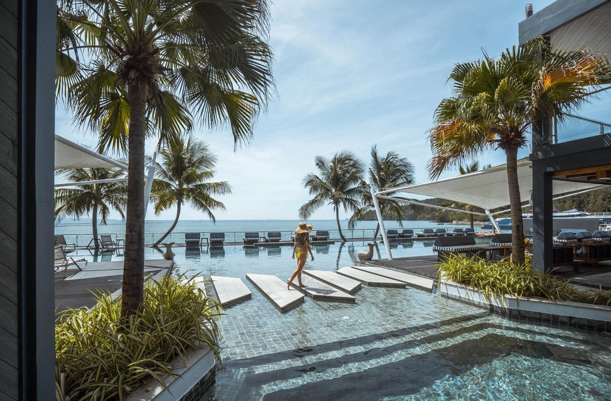 Hotel Tide Phuket Beachfront Экстерьер фото The pool at the hotel